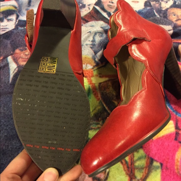 Ruby red Miz mooz Mary Jane heels size 9 - Picture 2 of 4